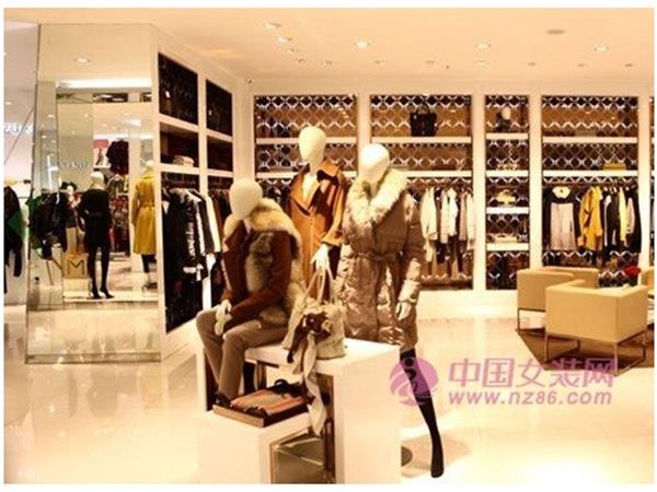 名作女装店铺展示