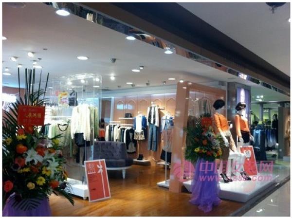 况珈儿女装店铺展示