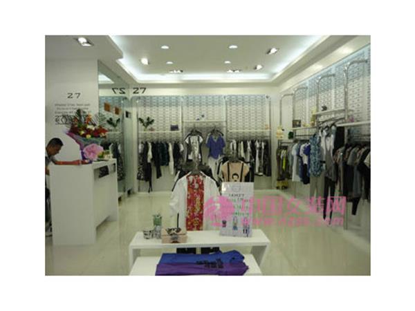 我27女装店铺展示