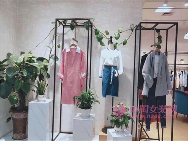 忆雨澜女装店铺展示