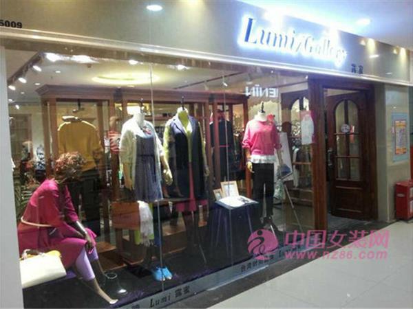众美森女装店铺展示