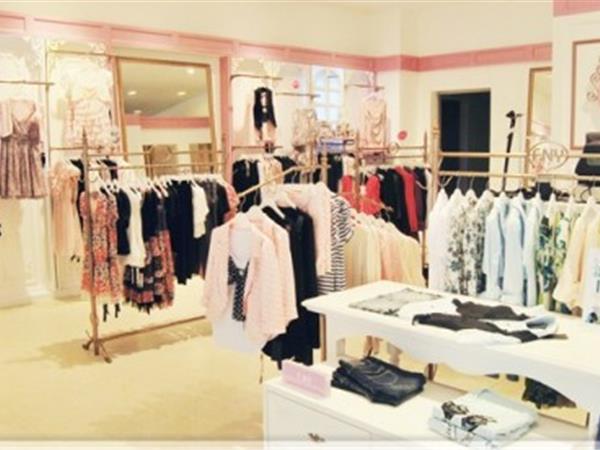 法妮女装店铺展示