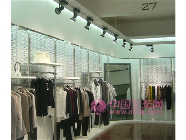 我27女装店铺展示