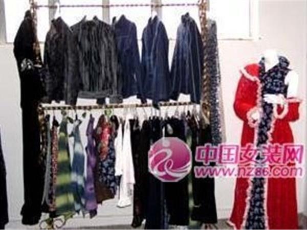 吴越人家女装店铺展示
