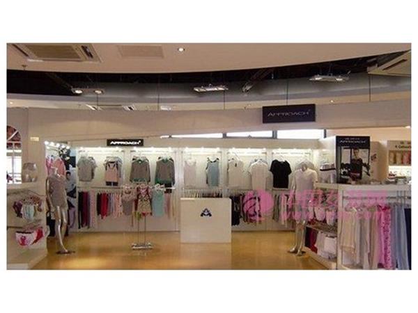 爱谱诗女装店铺展示