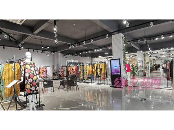 广汇佳女装店铺展示