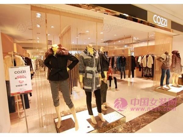 高诗女装店铺展示