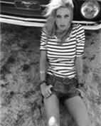 悦色彩女装产品图片