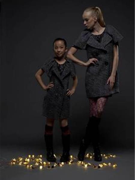 睫女装产品图片