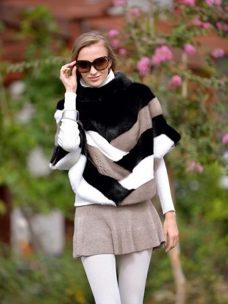 刁梅女装产品图片