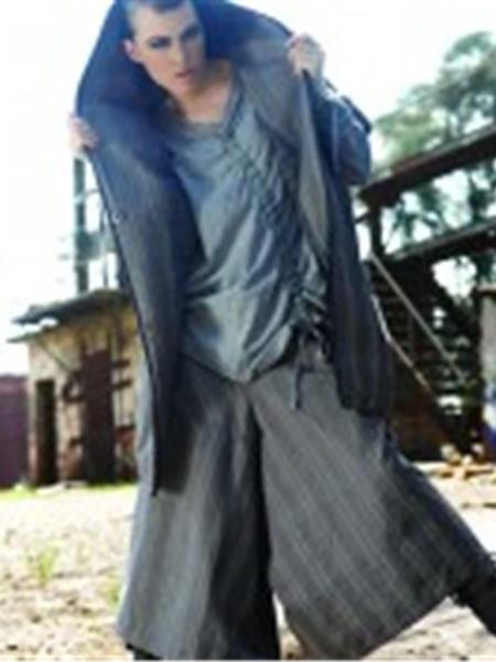 不折不扣女装产品图片