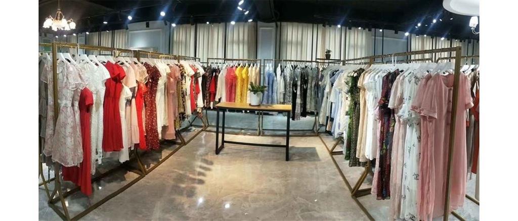 广州漫天映雪服饰有限公司