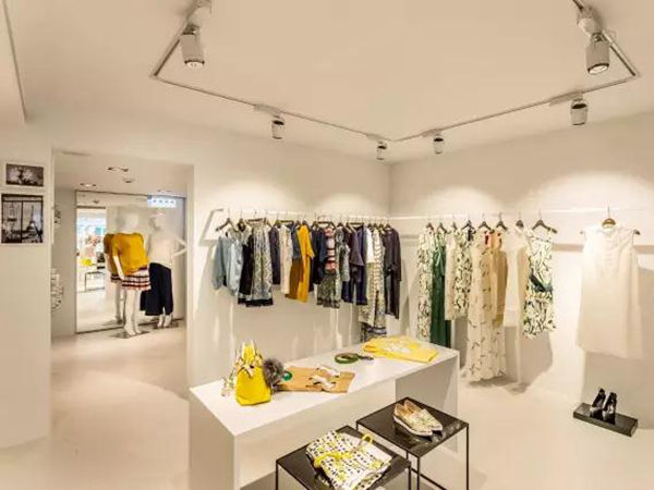 依洛女裝店鋪展示