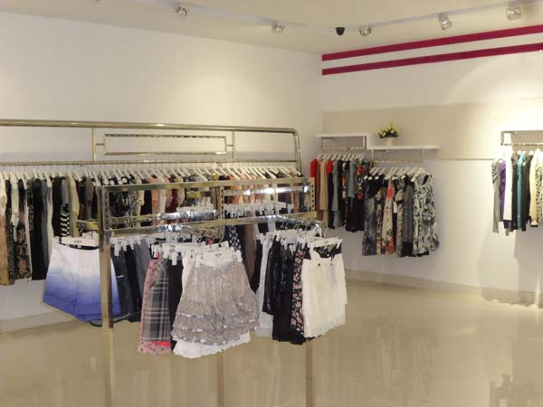 雅戈美黛女裝店鋪展示