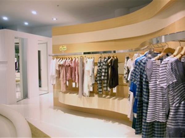 薇莫女装店铺展示