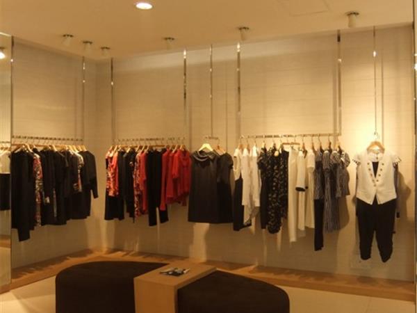 玛洛恩妮女装店铺展示