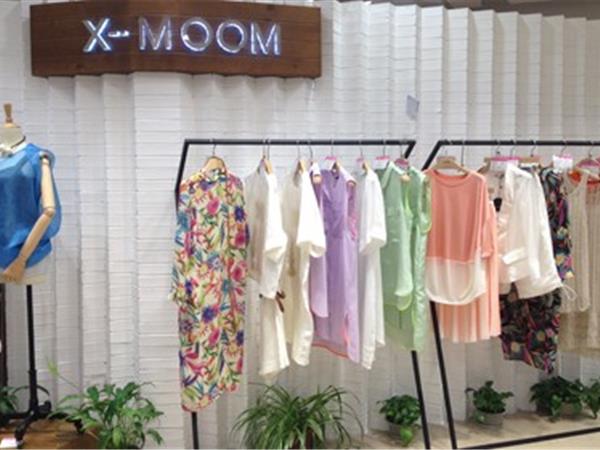 X-MOOM女装店铺展示