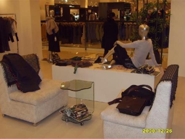 歌汶思女裝店鋪展示
