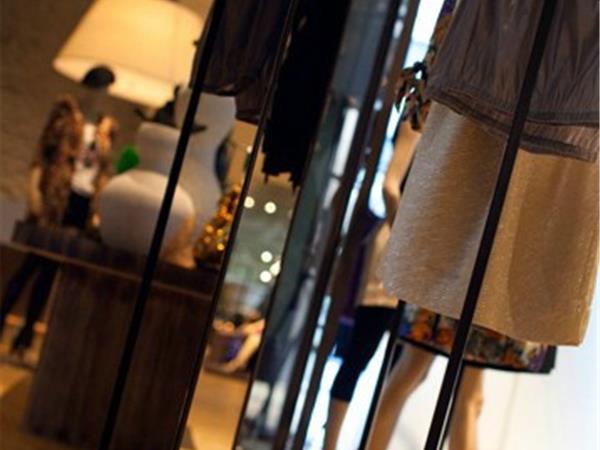 伊洛女装店铺展示