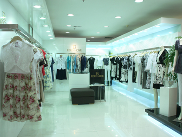 伊締莎女裝店鋪展示
