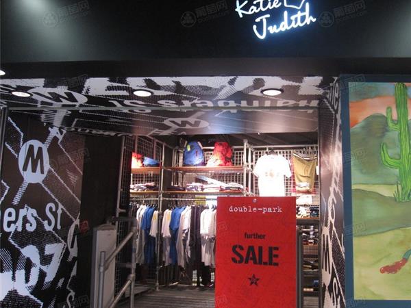 凯蒂·朱迪斯女装店铺展示