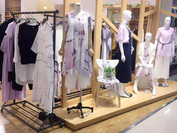 M+女装店铺展示