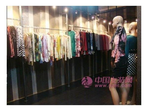 轩点女装店铺展示