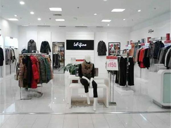 菲梵诺女装店铺展示