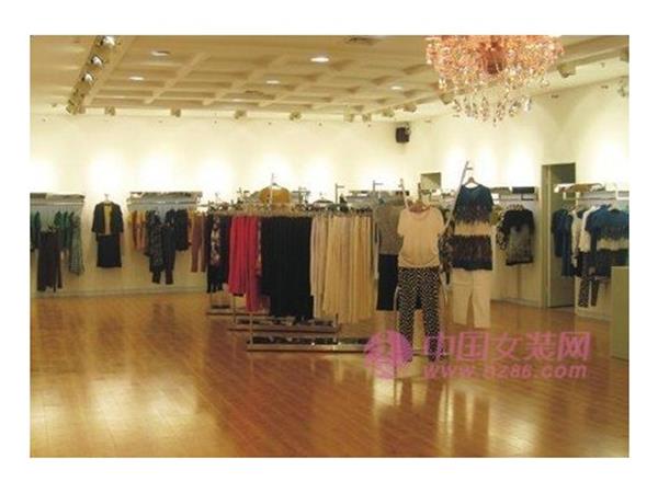 彩之丽女装店铺展示