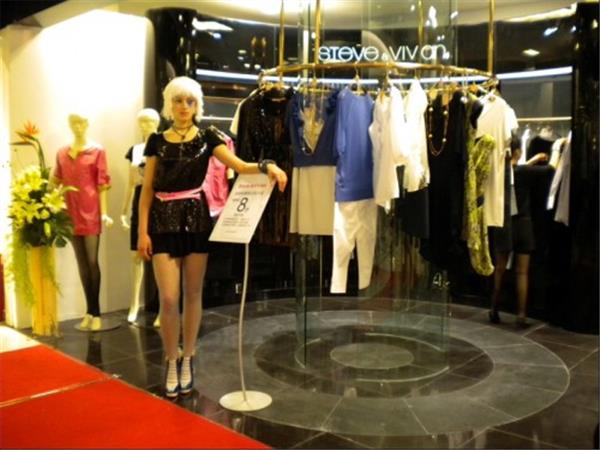 STEVE&VIVIAN女装店铺展示