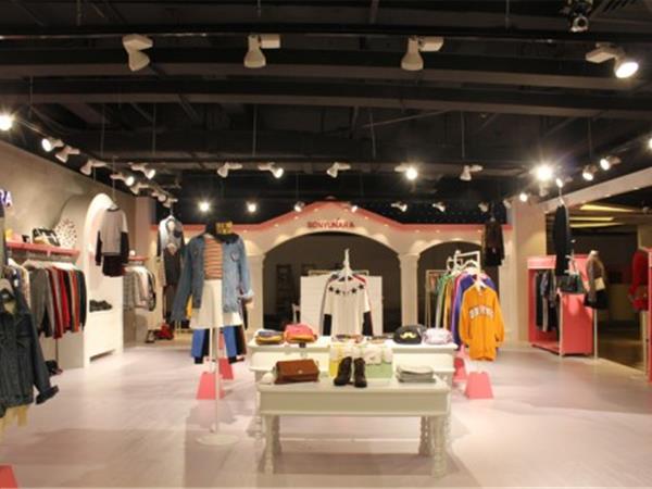 SONYUNARA女装店铺展示