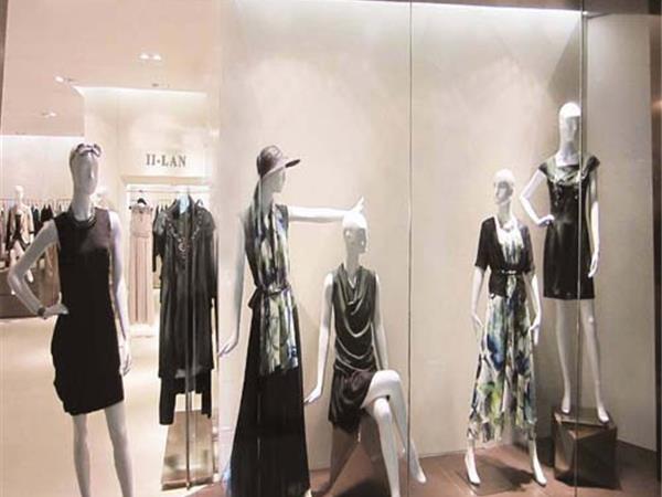 懿兰女装店铺展示