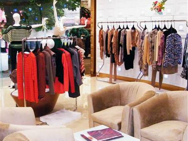 迪斯廷.凯女装店铺展示