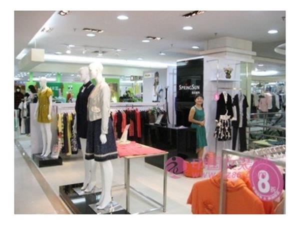 春尚女裝店鋪展示