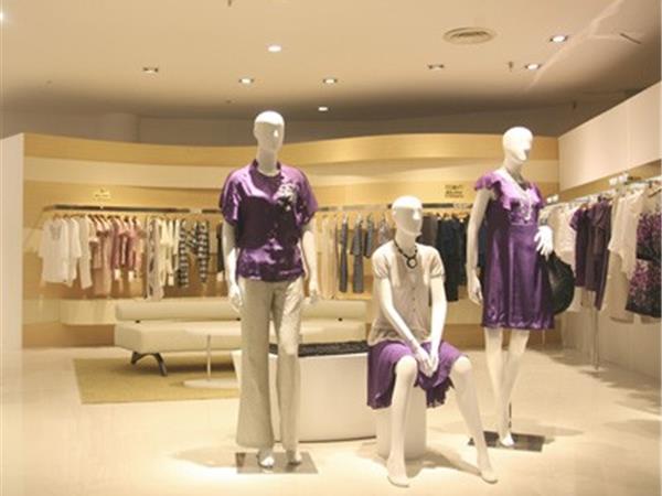 薇莫女装店铺展示