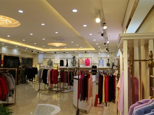 佳柔戀云女裝店鋪展示