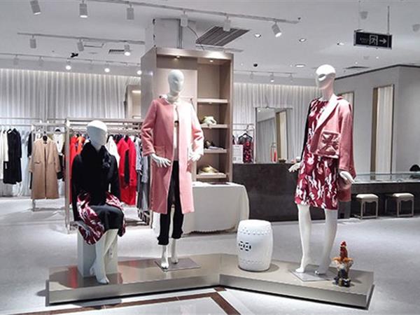 伊締莎女裝店鋪展示