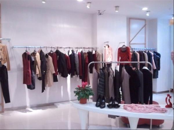 彌締拉女裝店鋪展示