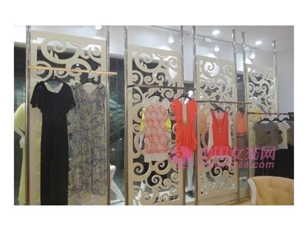 艾欧贝女装店铺展示