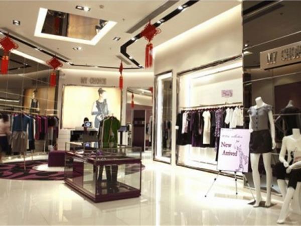 蒙卓詩女裝店鋪展示