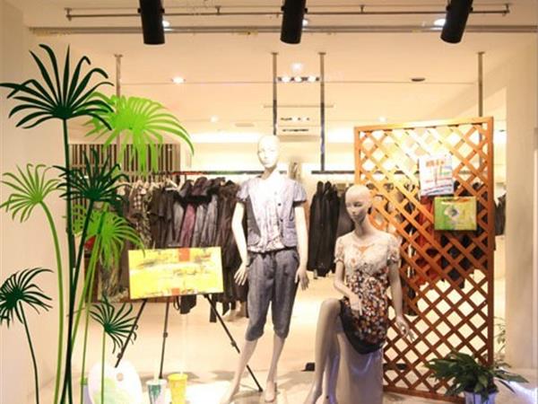 迪奈爾女裝店鋪展示