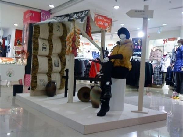 美侖美奐女裝店鋪展示