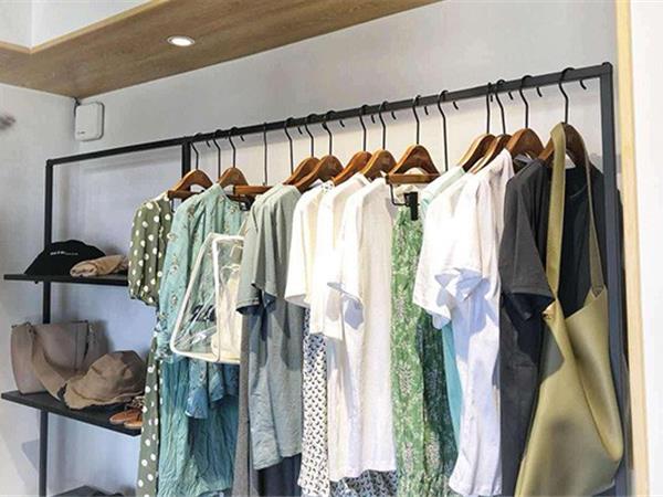 我形我塑女装店铺展示