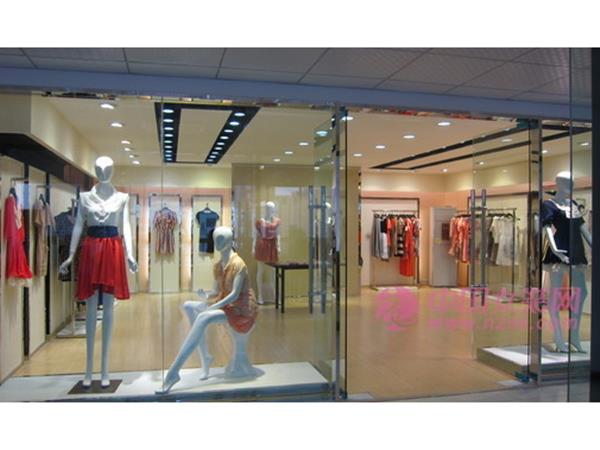 艾薇思曼女裝店鋪展示
