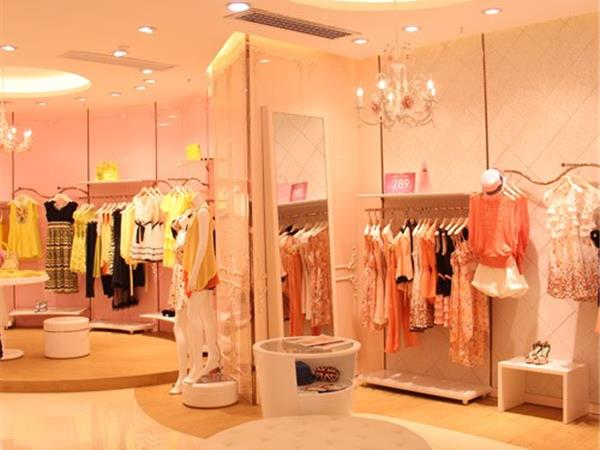 A-MOD女裝店鋪展示