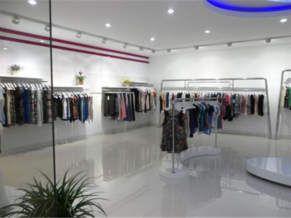 雅戈美黛女裝店鋪展示