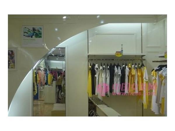 艾欧贝女装店铺展示