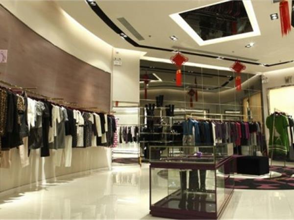 蒙卓詩女裝店鋪展示