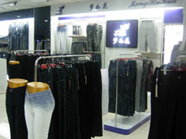 梦如花女装店铺展示