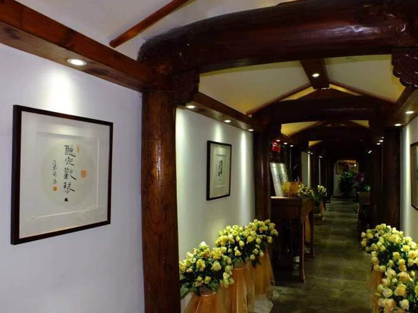 逆轉女王女裝店鋪展示